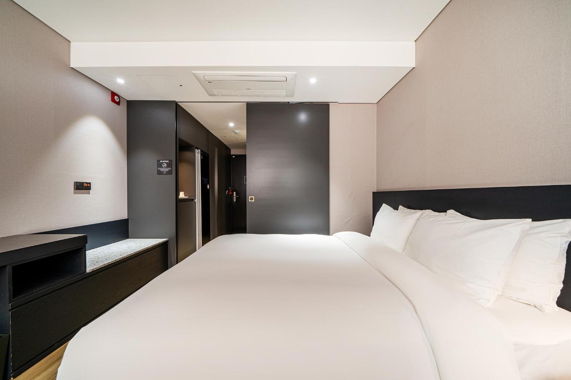 Rivertain Hotel Gyeongju Exterior photo